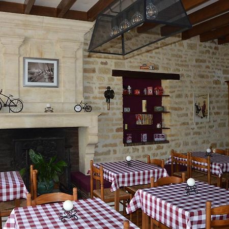 Logis Des Bessons Migron Exterior foto