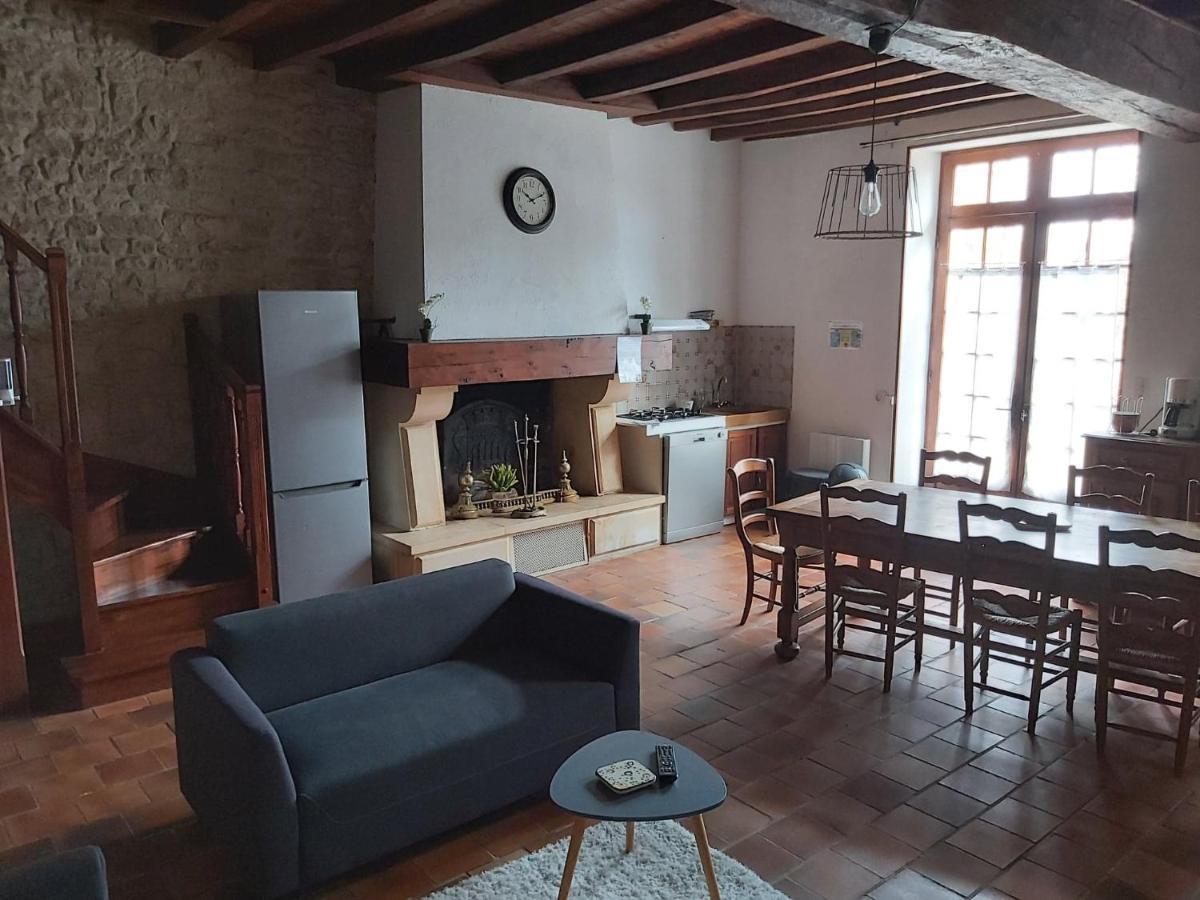 Logis Des Bessons Migron Exterior foto