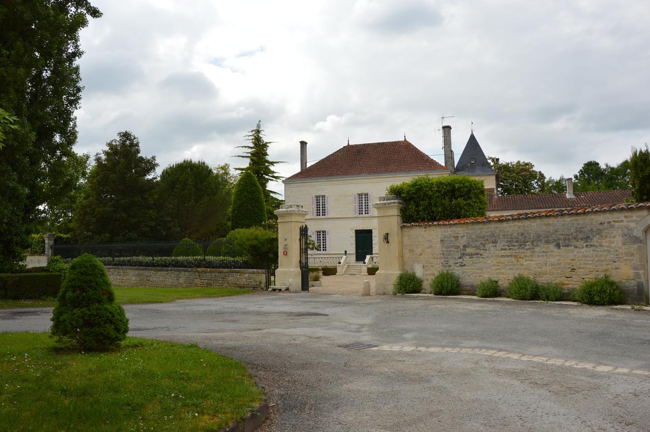 Logis Des Bessons Migron Exterior foto