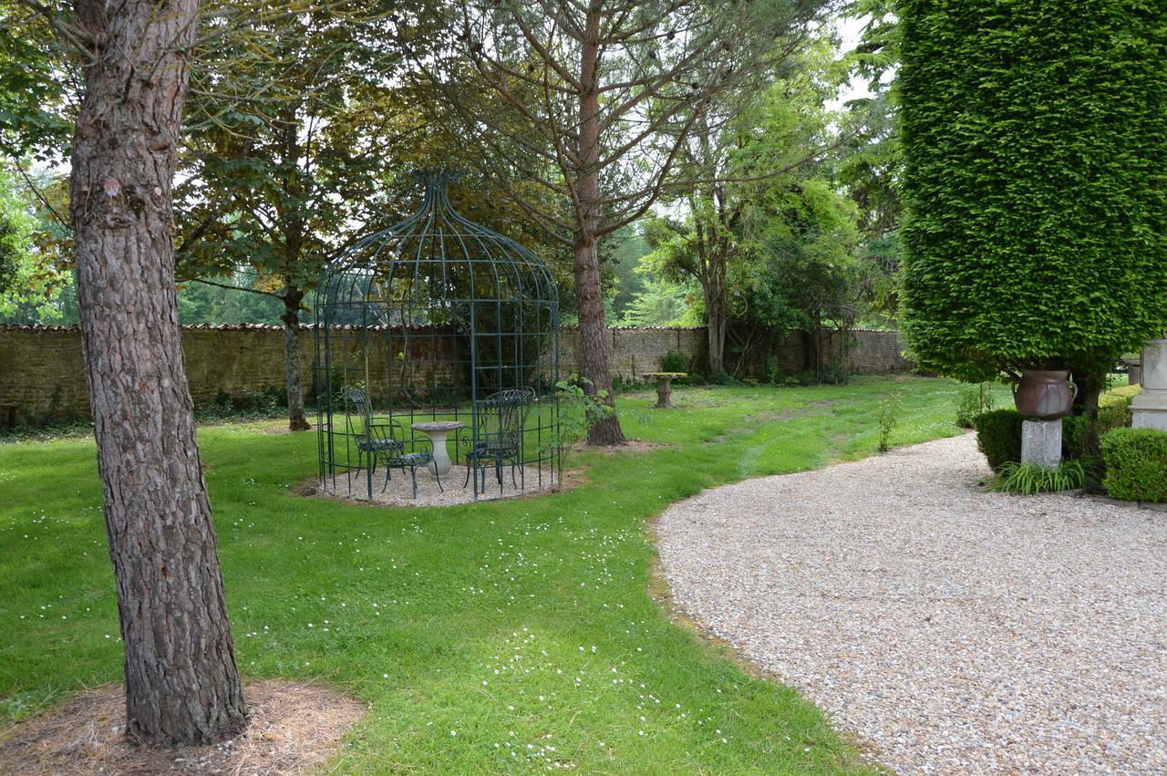 Logis Des Bessons Migron Exterior foto