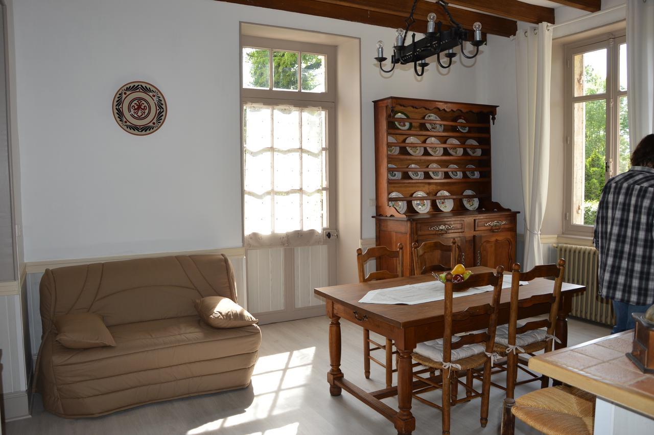 Logis Des Bessons Migron Exterior foto
