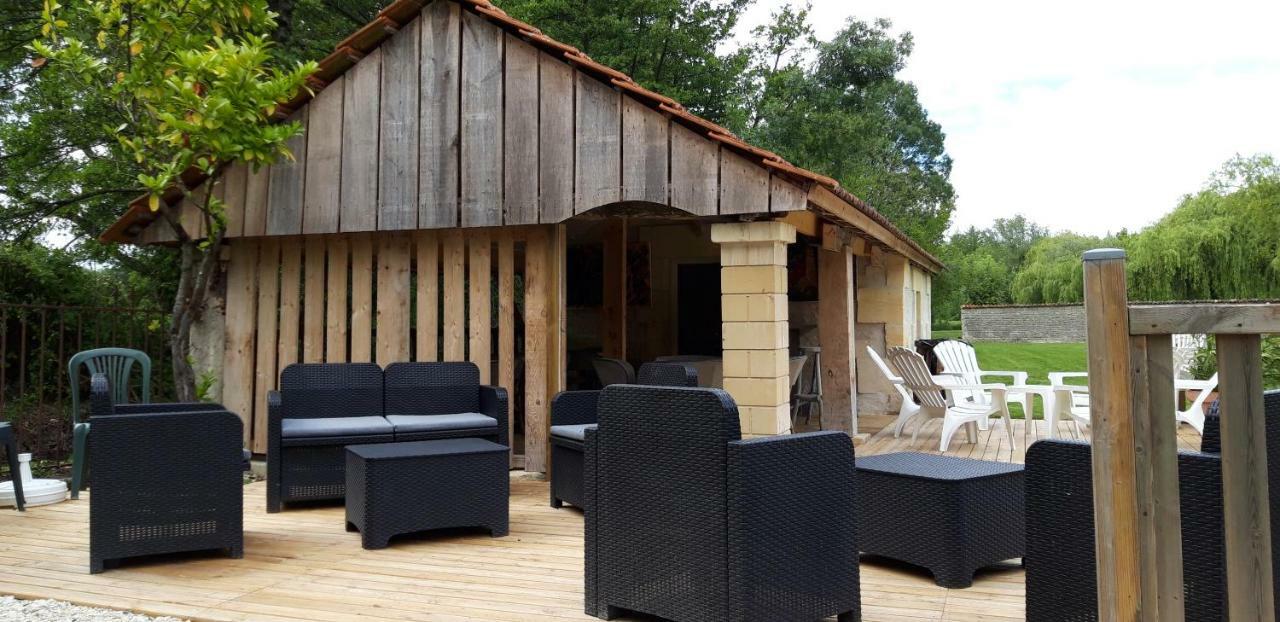 Logis Des Bessons Migron Exterior foto