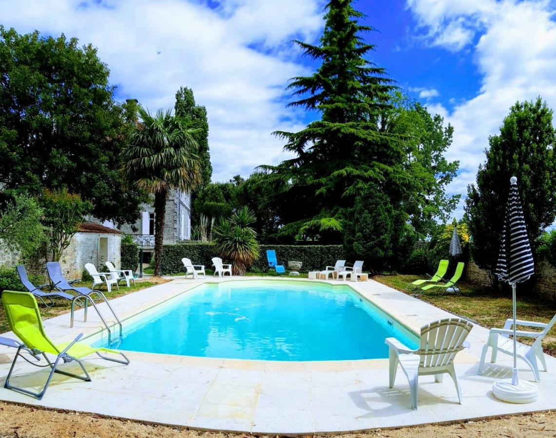 Logis Des Bessons Migron Exterior foto